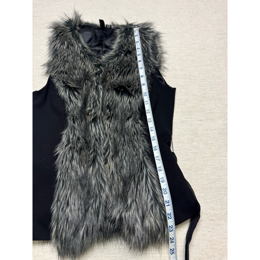 Bisou Bisou Women’s Y2K Faux Fur Vest Gray Black Preppy Grunge Going Out Goth - Picture 6 of 8